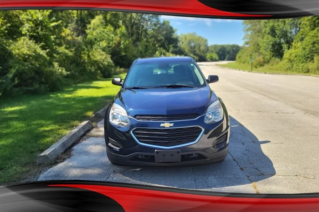 2017 Chevrolet Equinox LS photo 1
