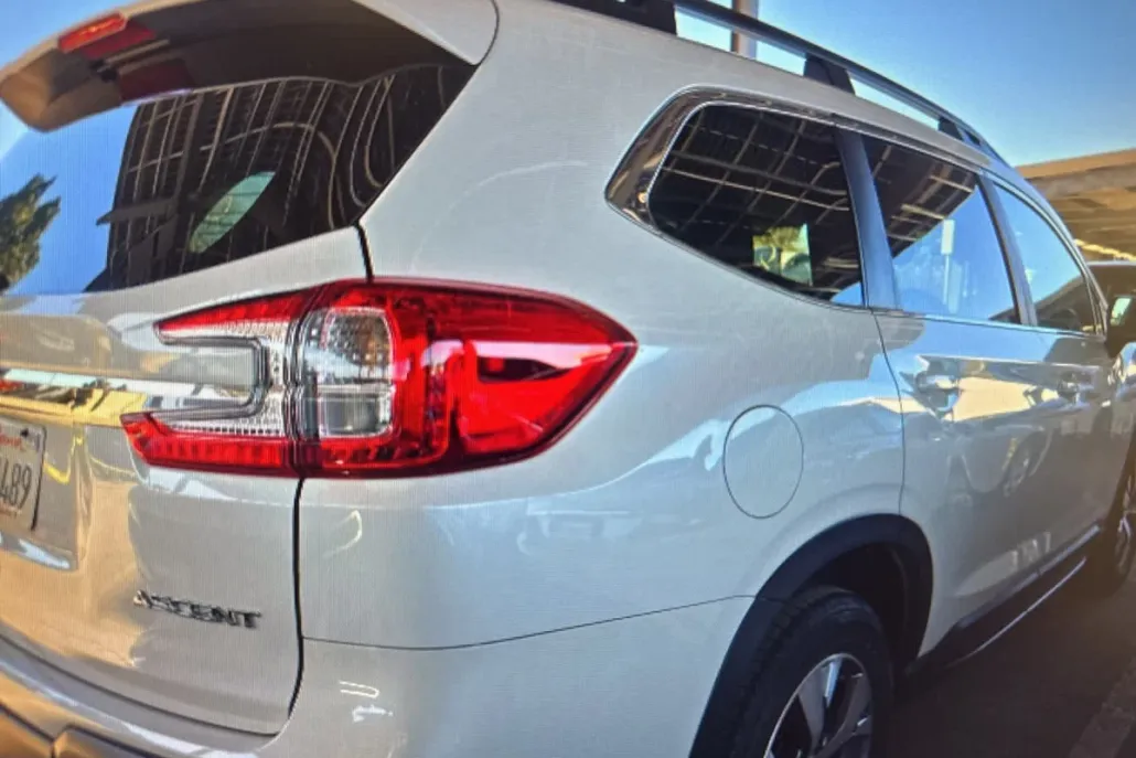 2024 Subaru Ascent Premium photo 1