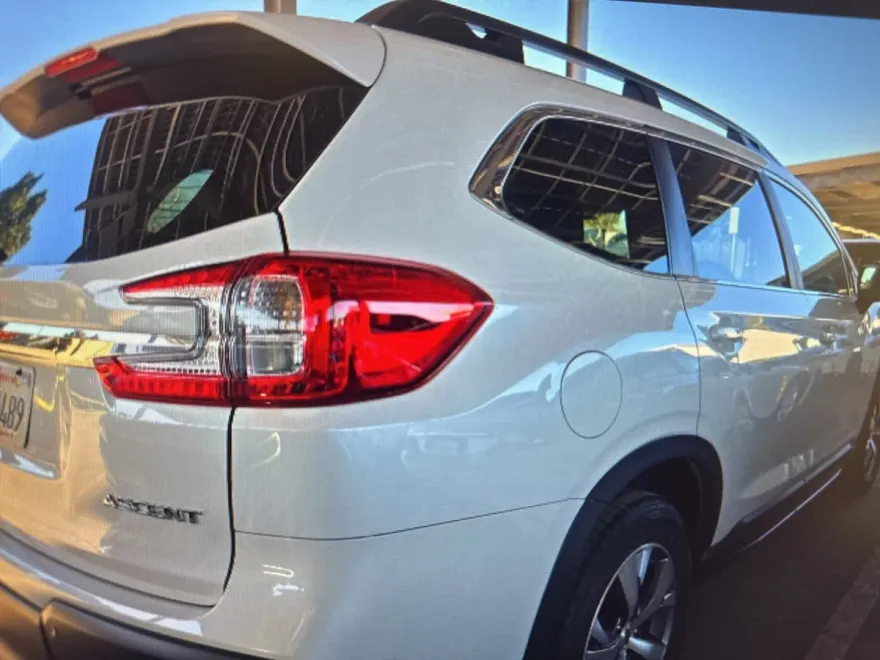 2024 Subaru Ascent Premium photo 1