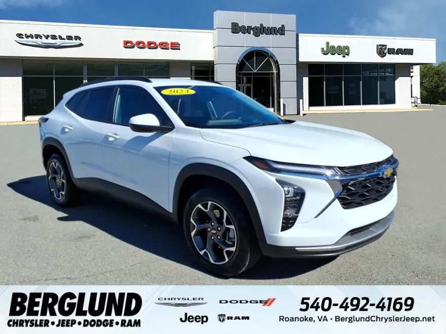 2024 Chevrolet Trax LT photo 1