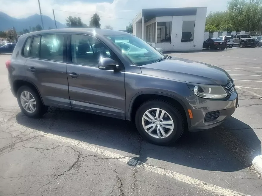 2014 Volkswagen Tiguan SE photo 1