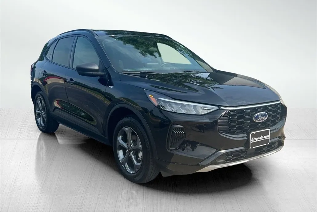2025 Ford Escape ST-Line photo 1