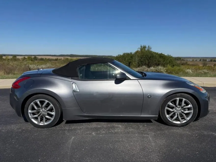 2013 Nissan 370Z Touring photo 1