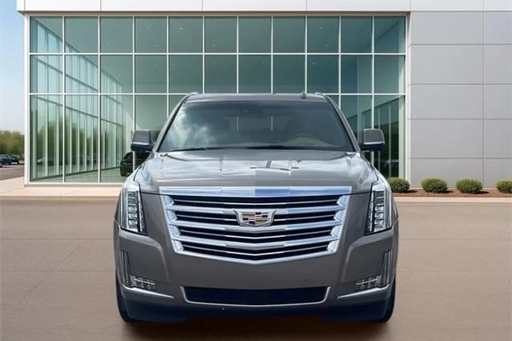 2017 Cadillac Escalade Platinum photo 1