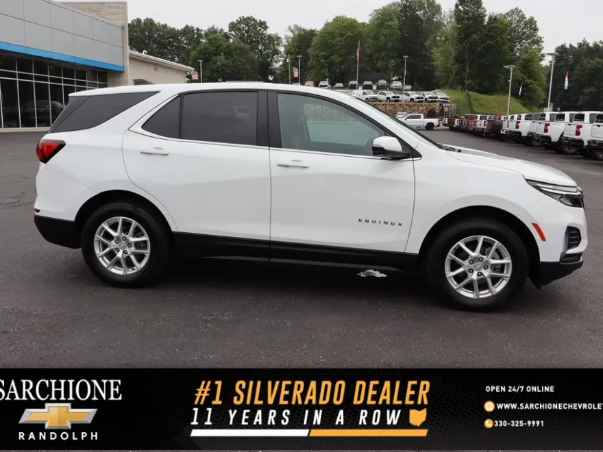 2023 Chevrolet Equinox LT photo 1