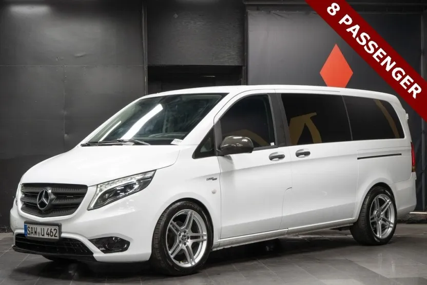 2017 Mercedes Benz Metris Passenger photo 1