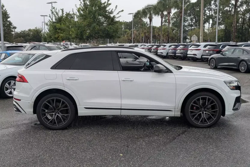 2023 Audi SQ8 Prestige photo 1