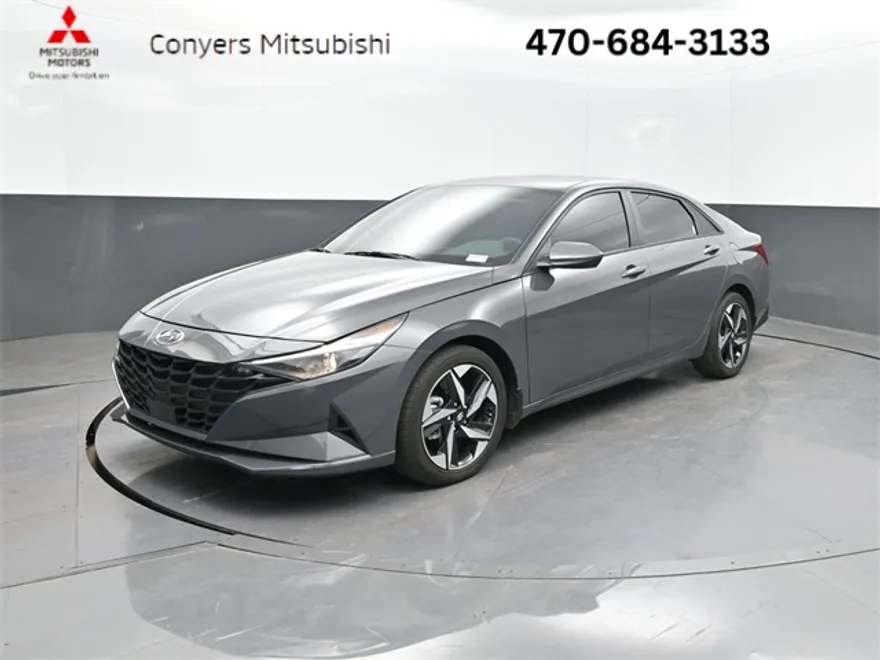2023 Hyundai Elantra SEL photo 1