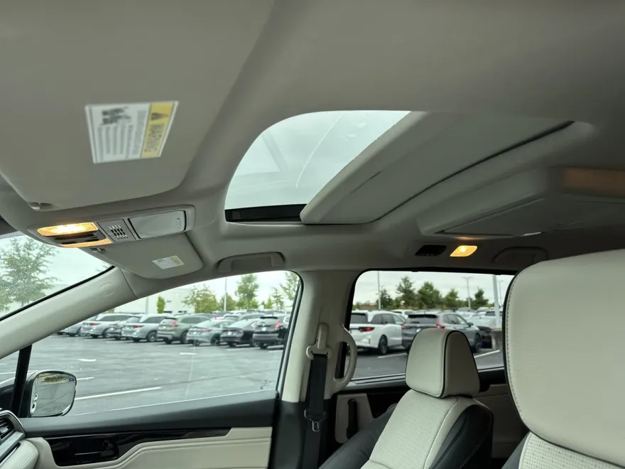 2026 Honda Odyssey Elite photo 1