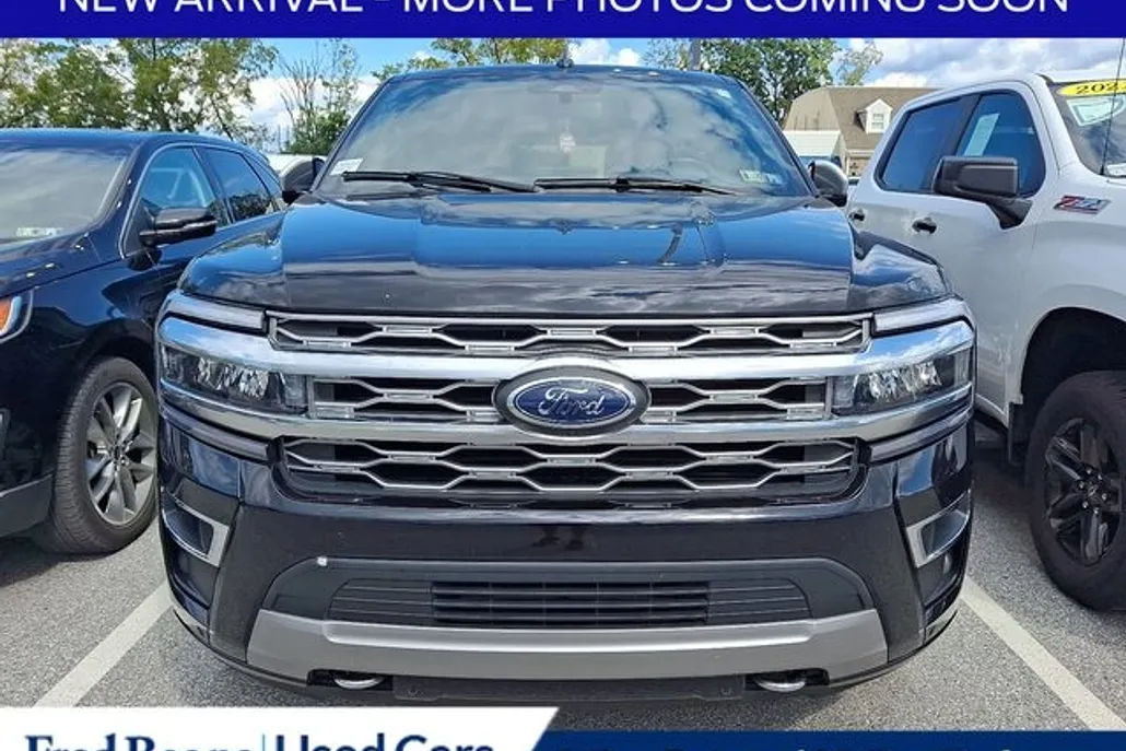 2022 Ford Expedition MAX Platinum photo 1