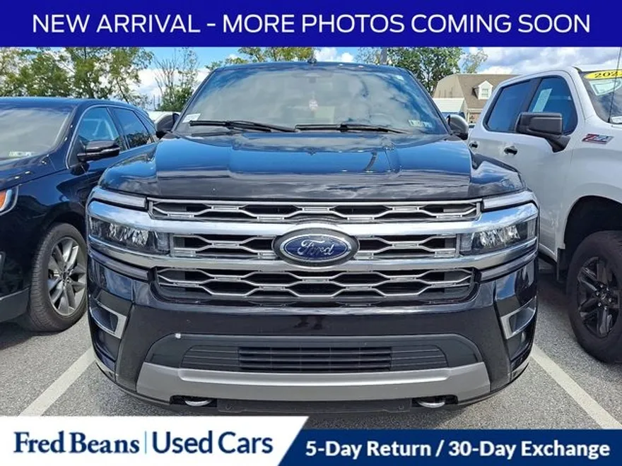 2022 Ford Expedition MAX Platinum photo 1