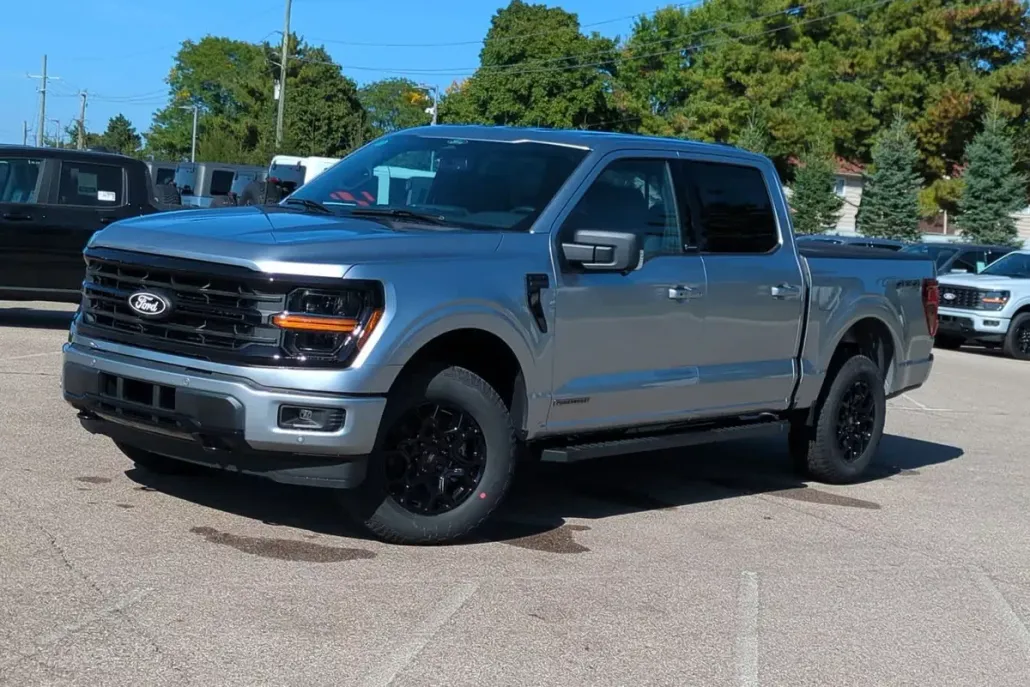 2025 Ford F-150 XLT photo 1