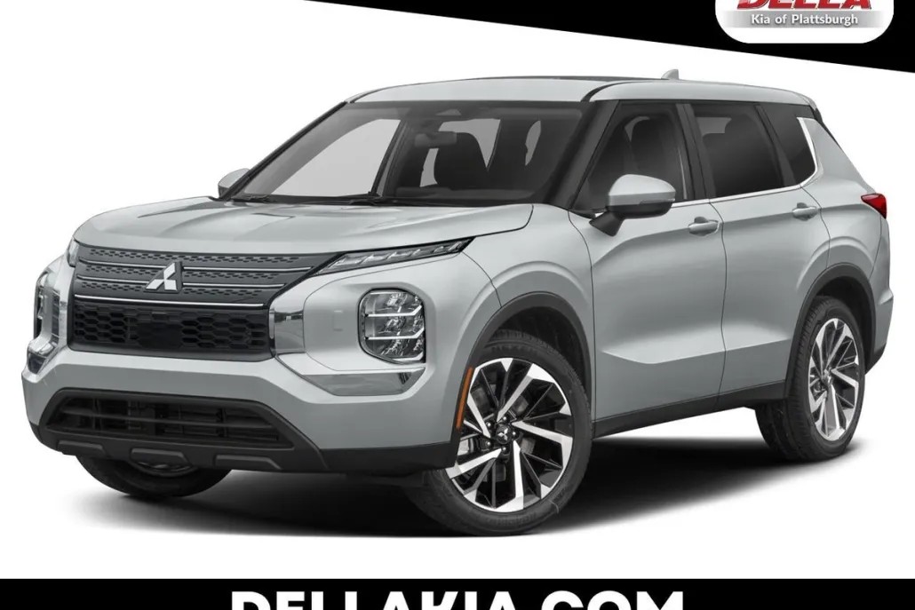 2022 Mitsubishi Outlander ES photo 1