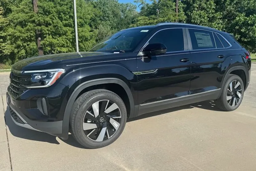 2026 Volkswagen Atlas Cross Sport SEL photo 1