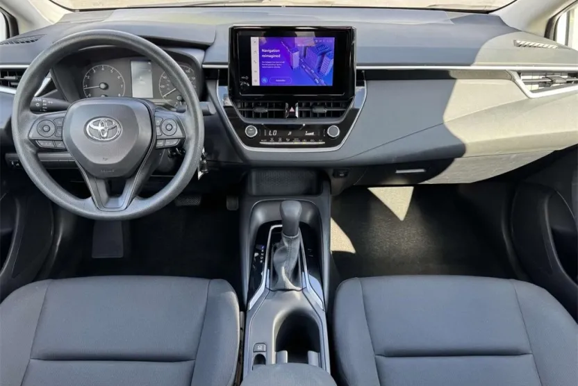 2024 Toyota Corolla LE photo 1