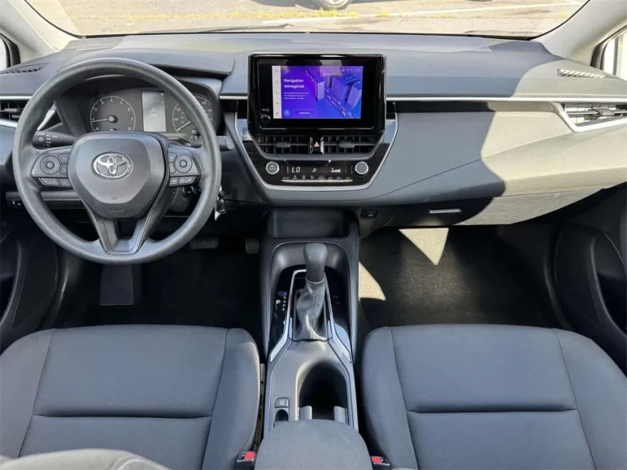 2024 Toyota Corolla LE photo 1