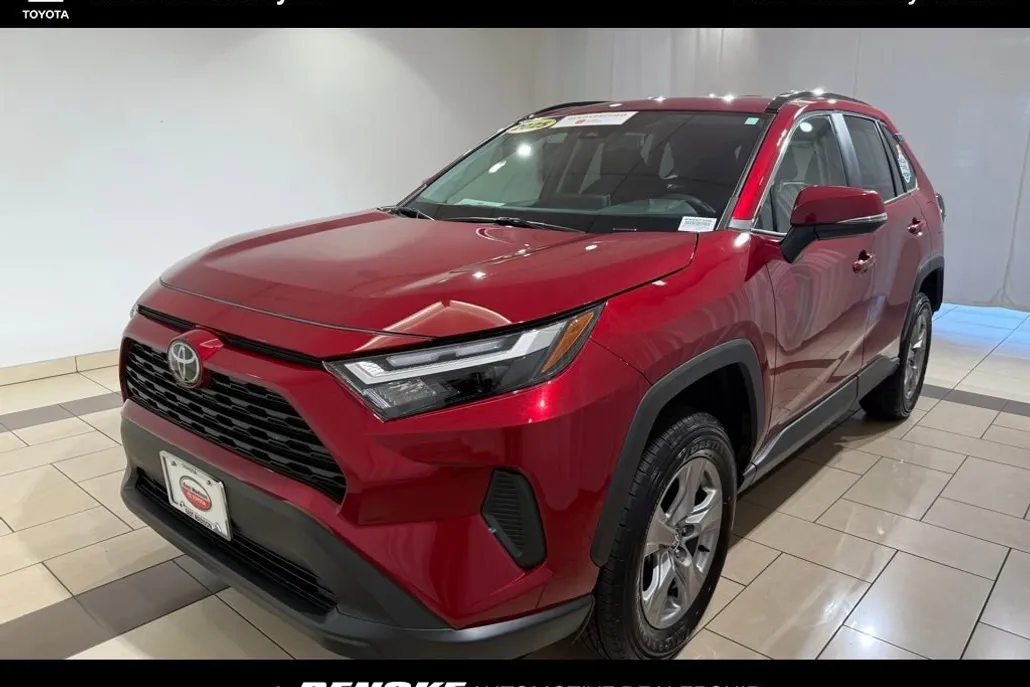 2025 Toyota RAV4 XLE photo 1