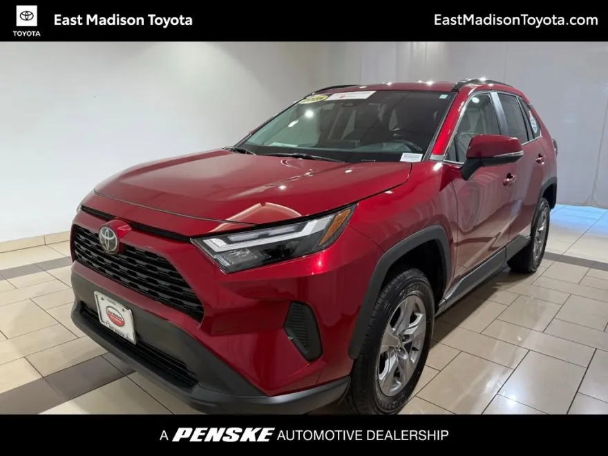 2025 Toyota RAV4 XLE photo 1