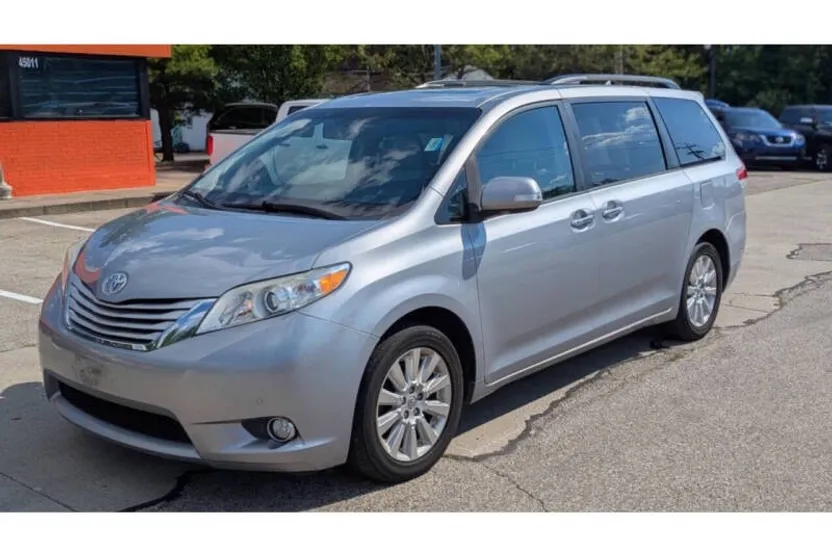 2014 Toyota Sienna Limited photo 1