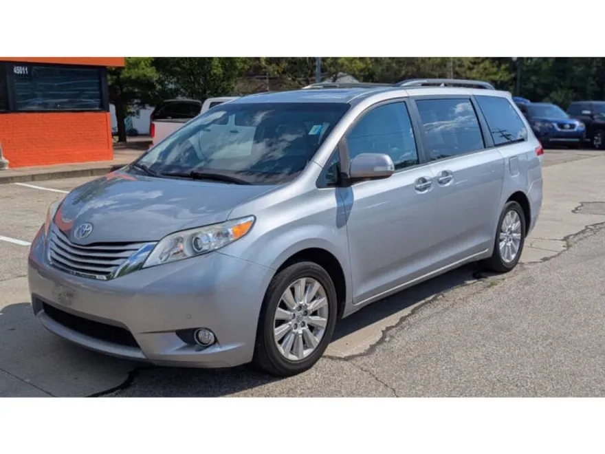 2014 Toyota Sienna Limited photo 1