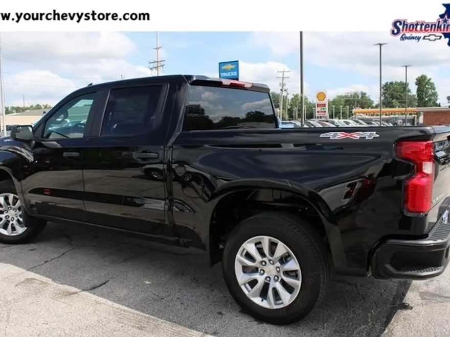 2025 Chevrolet Silverado 1500 Custom photo 1