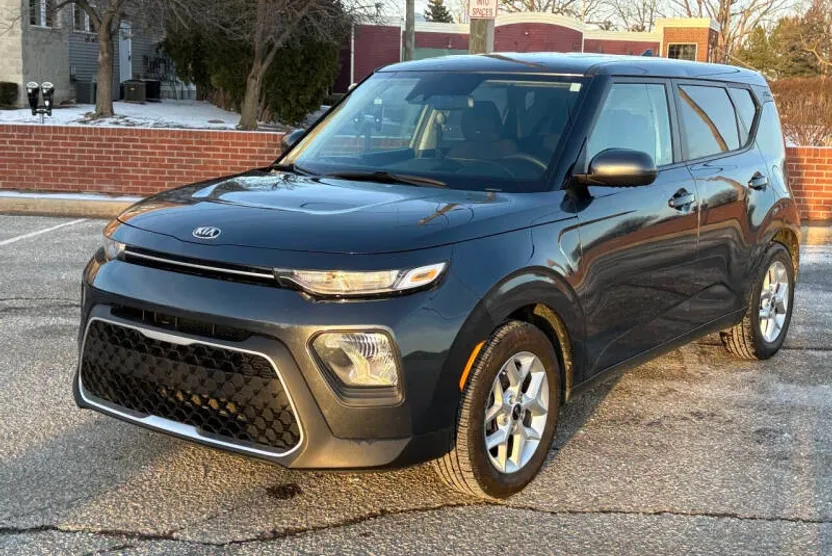 2020 Kia Soul S photo 1