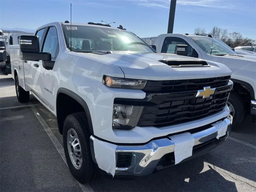 2024 Chevrolet Silverado 2500HD photo 1
