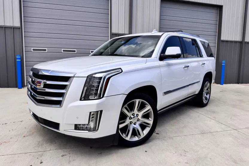 2016 Cadillac Escalade Premium photo 1