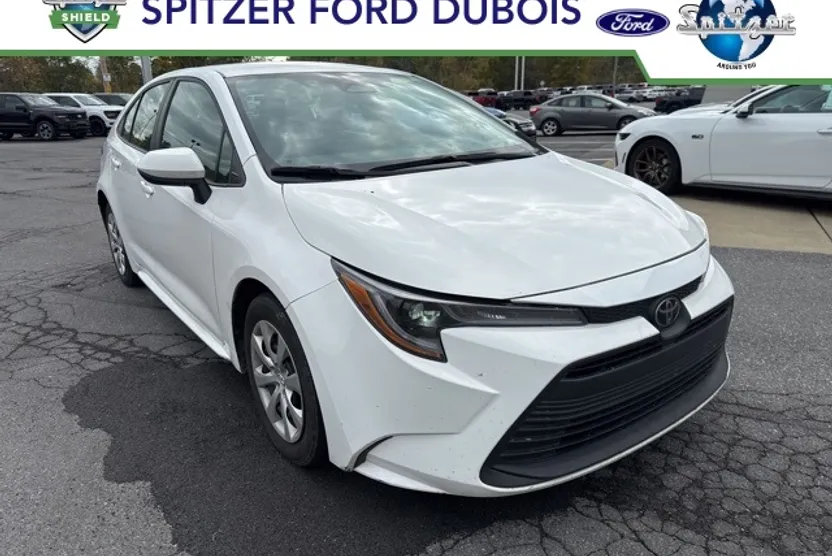 2023 Toyota Corolla LE photo 1