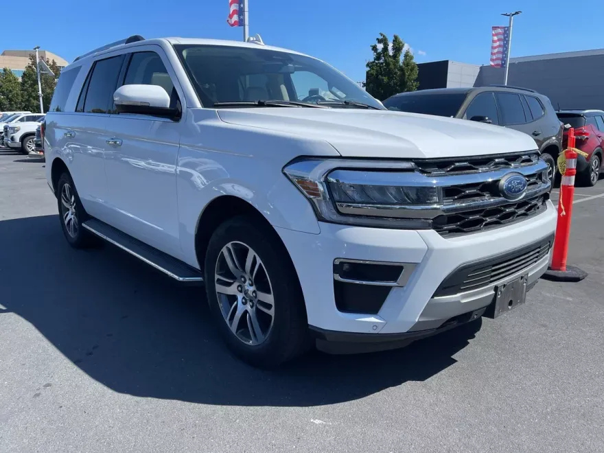 2023 Ford Expedition Limited photo 1