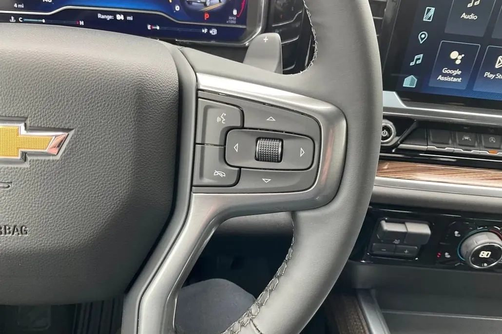 2025 Chevrolet Silverado 1500 LT photo 1