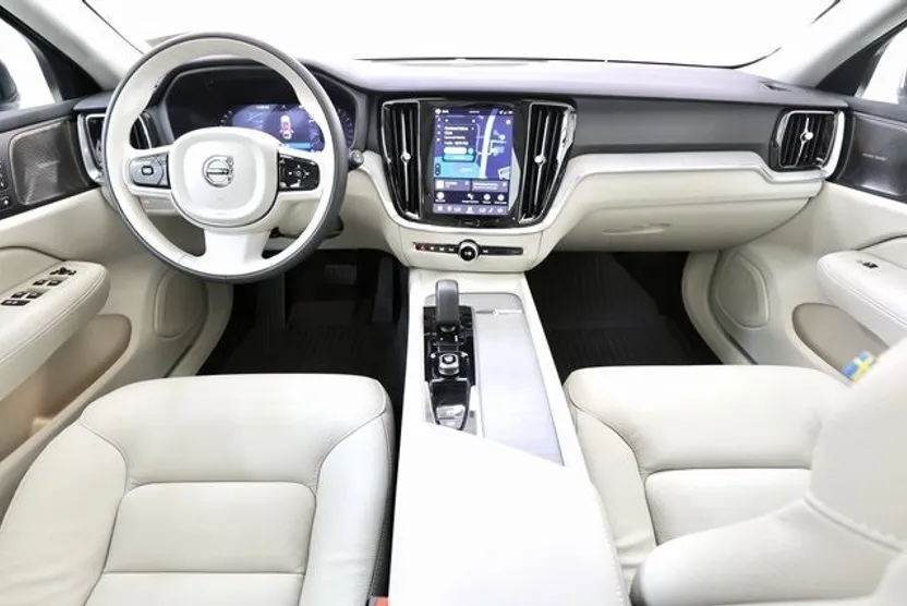 2026 Volvo V60 Cross Country B5 Plus photo 1
