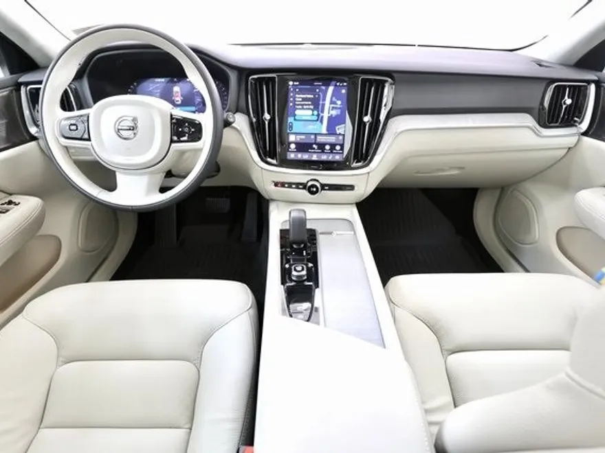 2026 Volvo V60 Cross Country B5 Plus photo 1