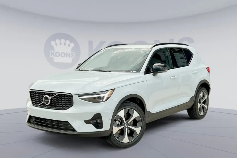 2026 Volvo XC40 Plus photo 1
