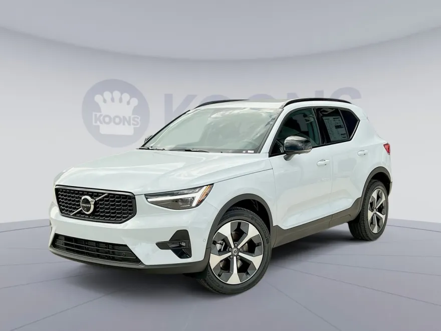2026 Volvo XC40 Plus photo 1
