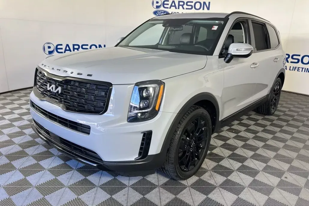 2022 Kia Telluride EX photo 1