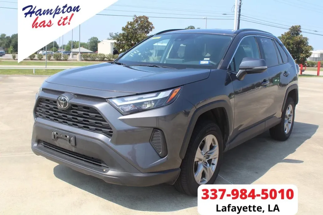 2023 Toyota RAV4 XLE photo 1