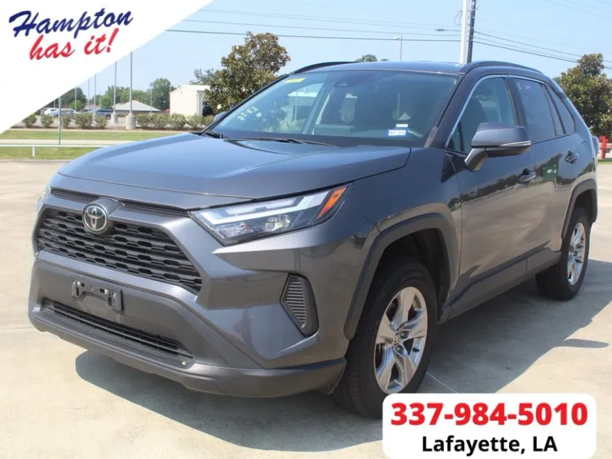 2023 Toyota RAV4 XLE photo 1