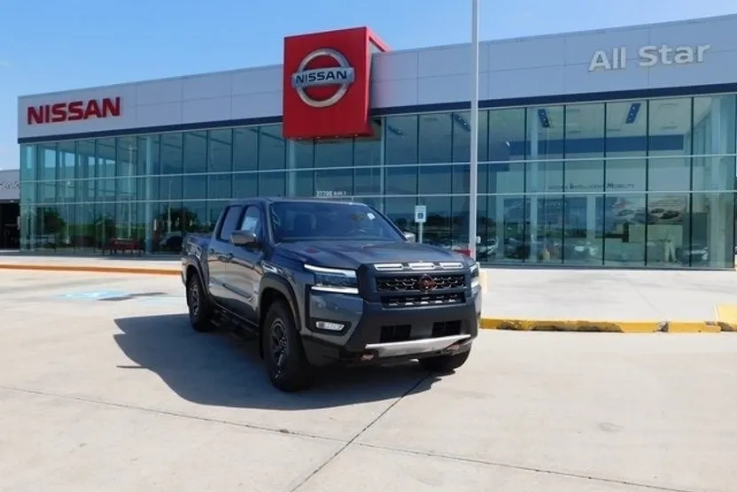 2025 Nissan Frontier PRO-X photo 1