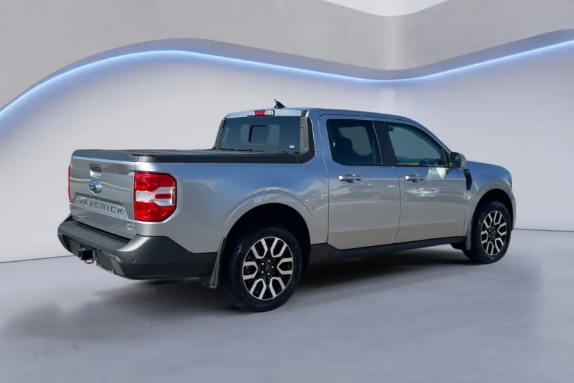 2023 Ford Maverick Lariat photo 1