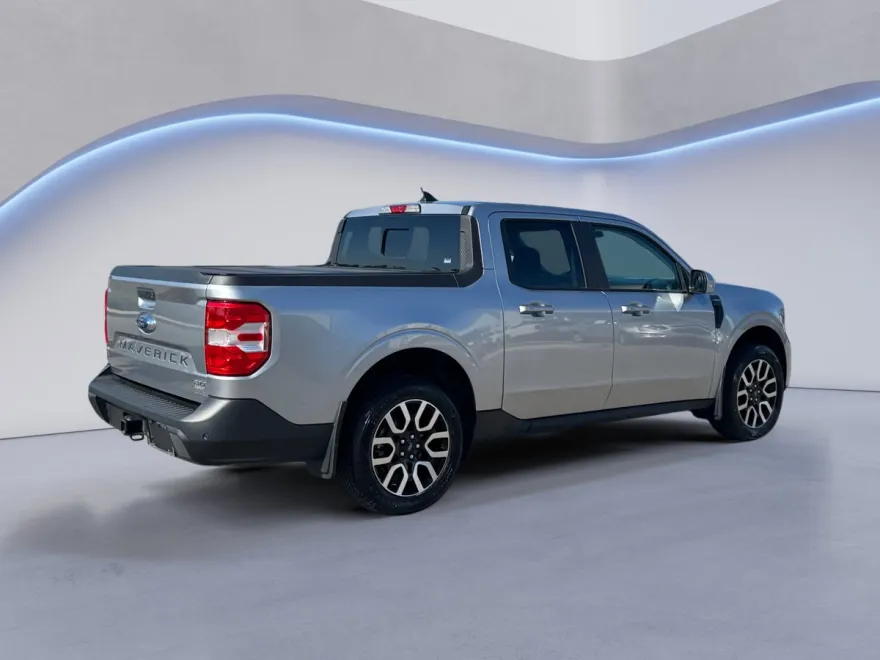 2023 Ford Maverick Lariat photo 1