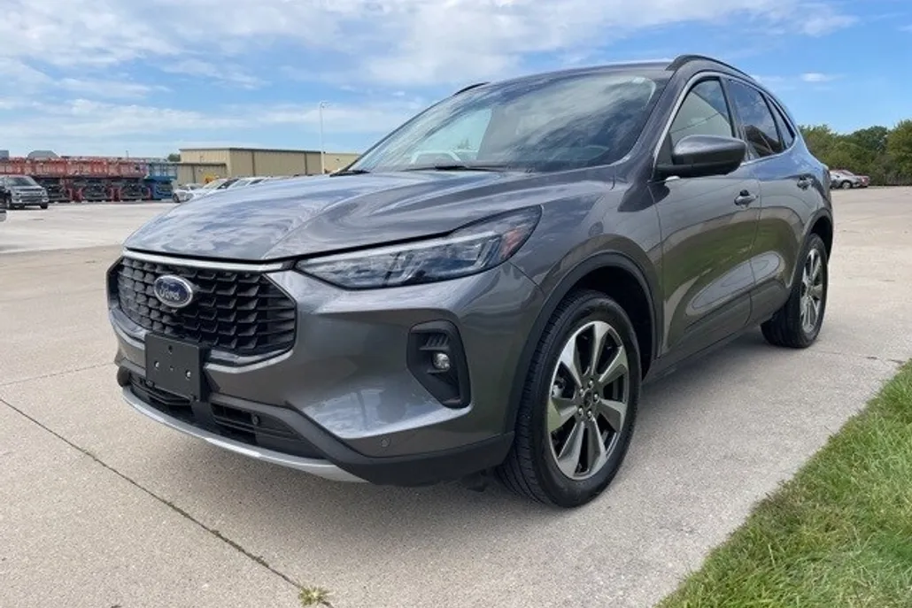 2024 Ford Escape Platinum photo 1