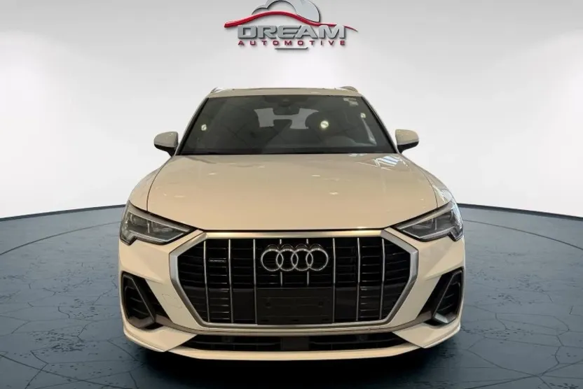 2023 Audi Q3 S line Premium photo 1