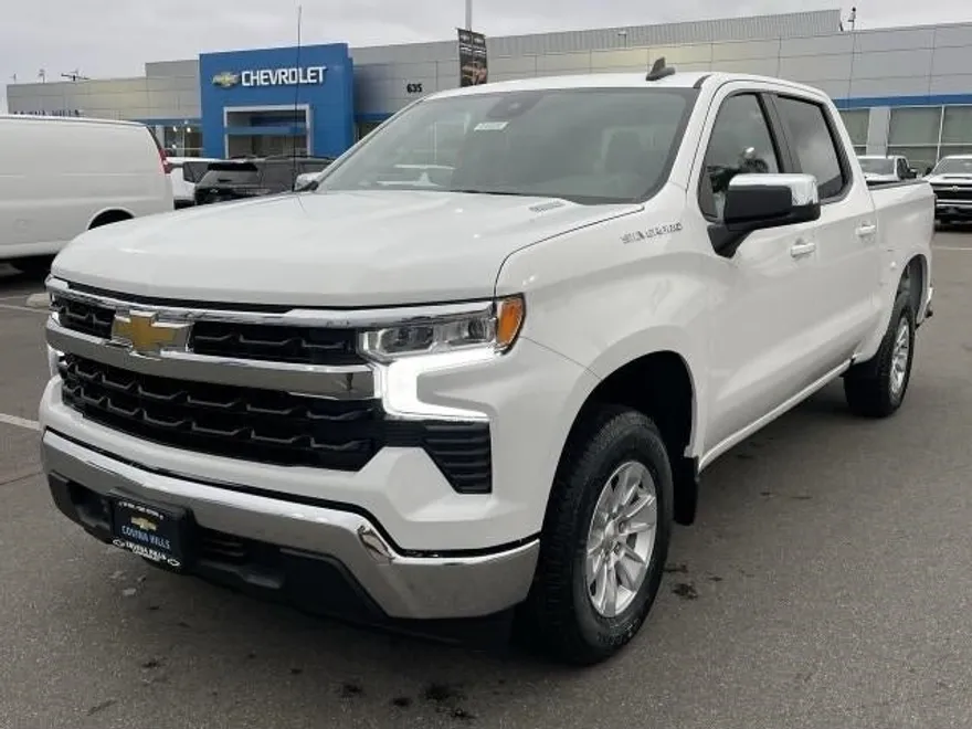 2025 Chevrolet Silverado 1500 LT photo 1