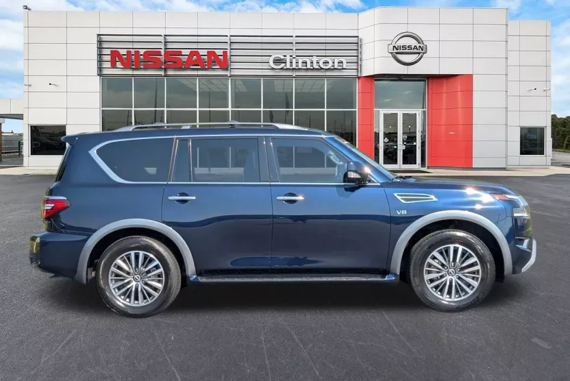 2022 Nissan Armada SL photo 1