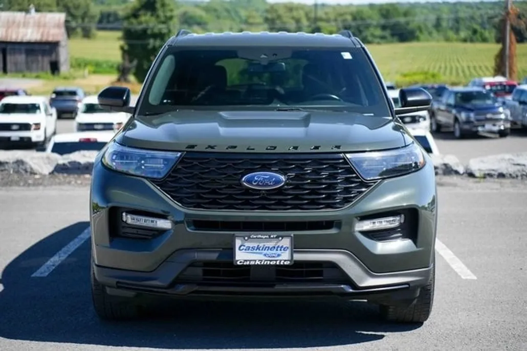 2022 Ford Explorer ST-Line photo 1