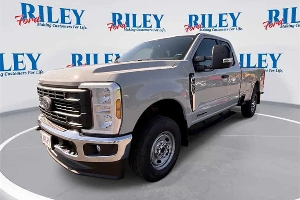 2025 Ford F-250 photo 1