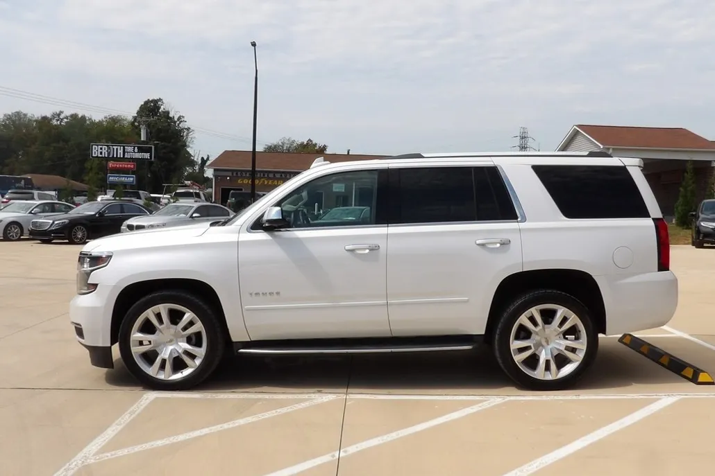 2017 Chevrolet Tahoe Premier photo 1