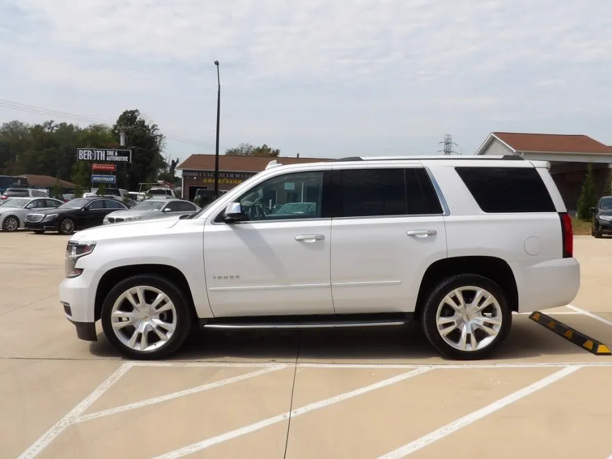 2017 Chevrolet Tahoe Premier photo 1