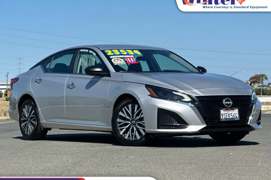 2024 Nissan Altima 2.5 SV photo 1
